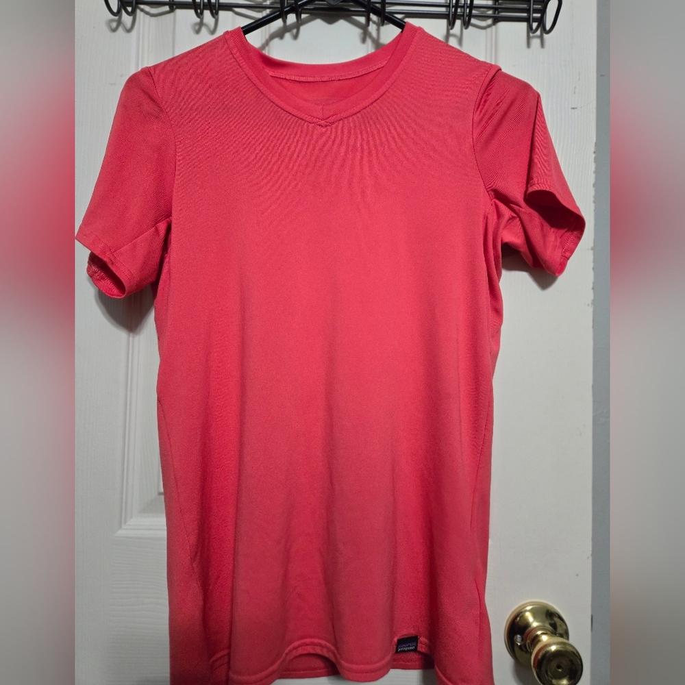Patagonia Womens Capilene Midweight v-neck shirt